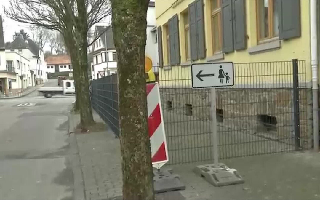 Und plötzlich stand ein Zaun auf dem Bürgersteig
