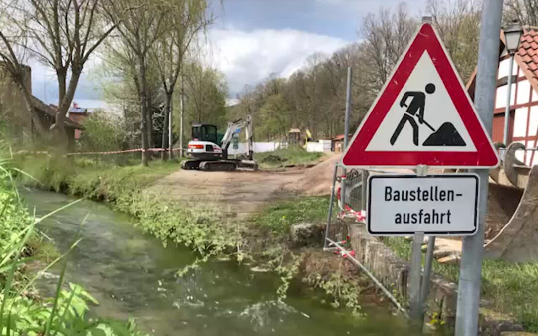 Arsenverseuchte Erde wird ausgebaggert