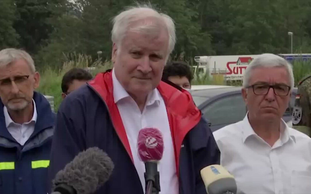 Seehofer besucht Katastrophengebiet