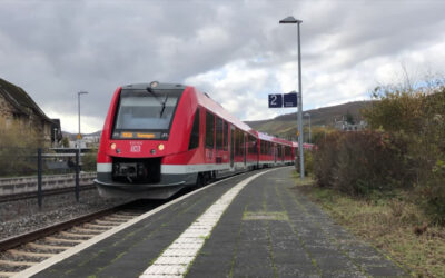 Vier Monate nach der Flutkatastrophe – im Ahrtal fahren wieder Züge