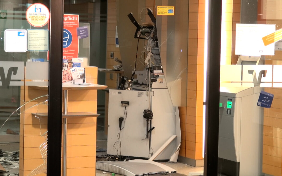Geldautomatensprenger stehen vor Gericht