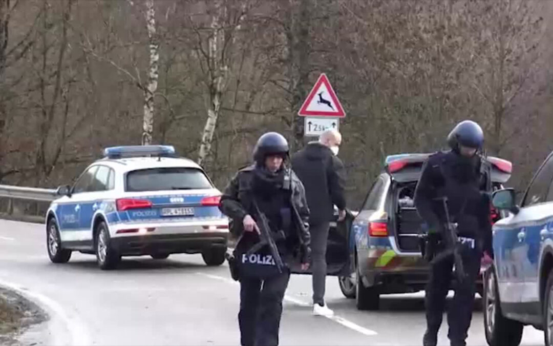 Zwei junge Polizisten bei Verkehrskontrolle ermordet