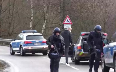 Zwei junge Polizisten bei Verkehrskontrolle ermordet