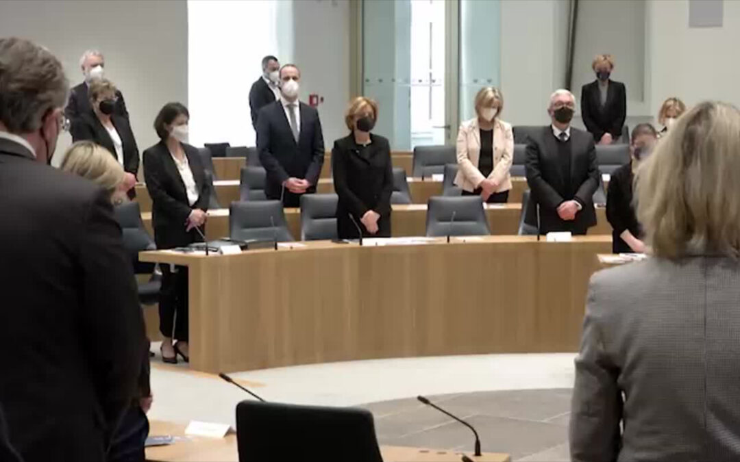 Landtag gedenkt der zwei ermordeten Polizisten von Kusel