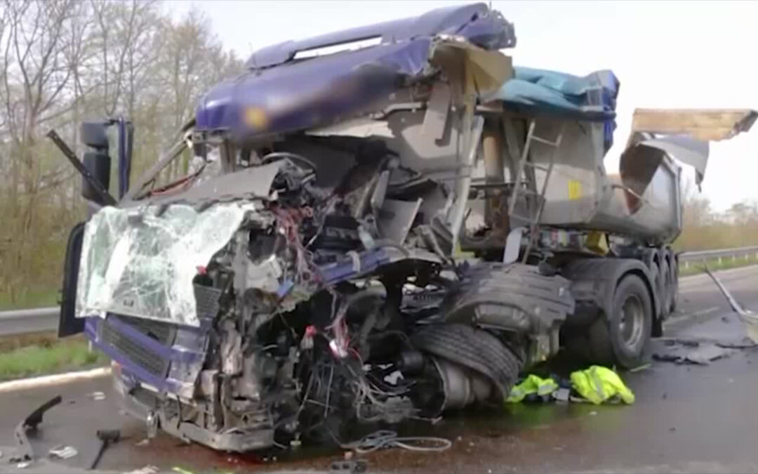 LKW-Frontalcrash in Rheinzabern