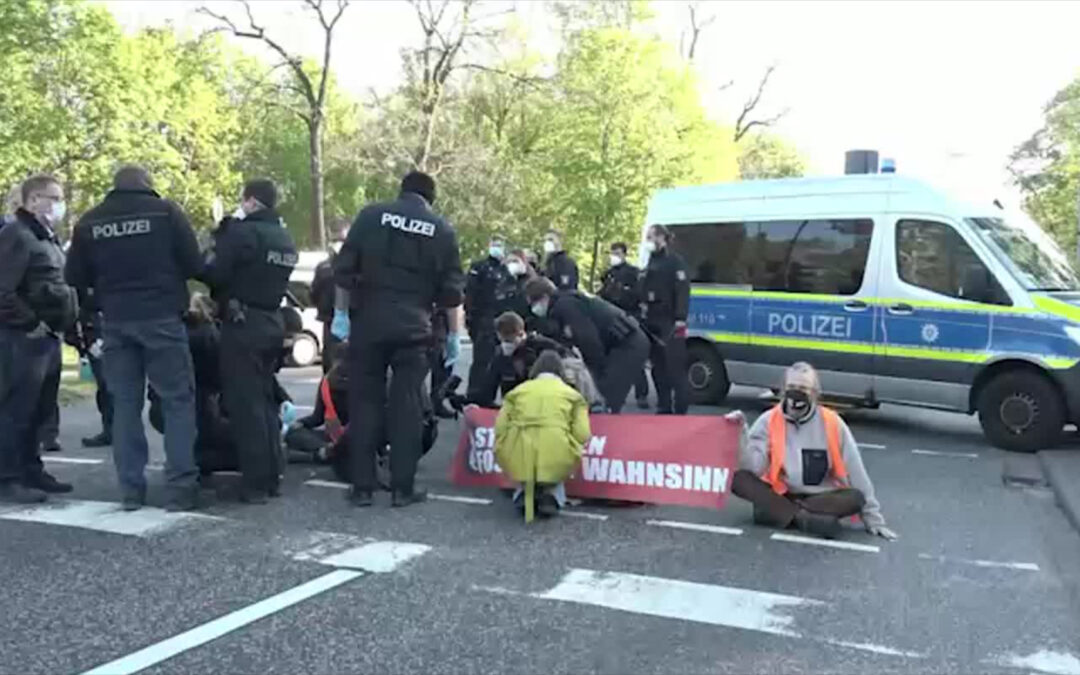 Wieder Straßenblockaden in Frankfurt: Aktivisten setzen ihre Proteste fort