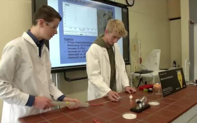 Schüler verwandeln Plastik in Benzin