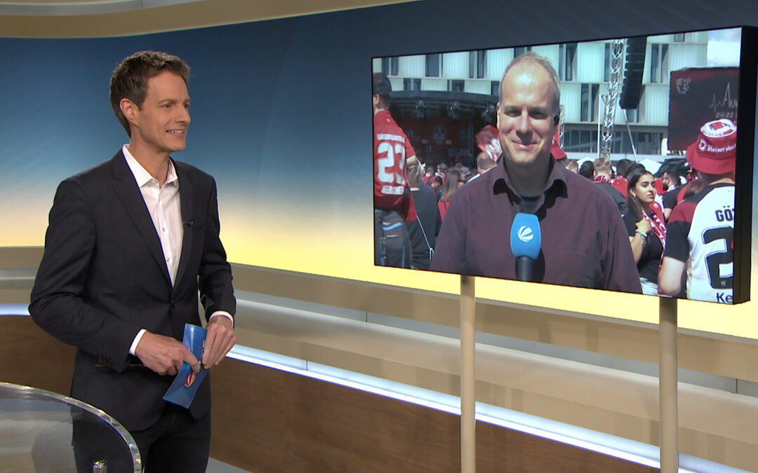 Aufstiegsfeier in Kaiserslautern – vor Ort Sportreporter Thorsten Arnold