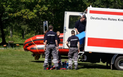 Schwimmer ertrinkt im Badesee