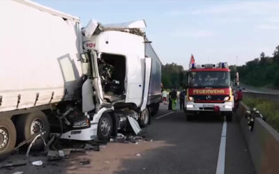 Autofahrer stecken auf A 5 stundenlang bei großer Hitze im Stau
