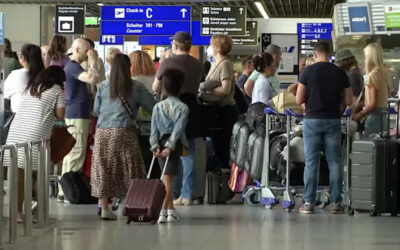 Erste Urlaubsreisewelle am Frankfurter Flughafen