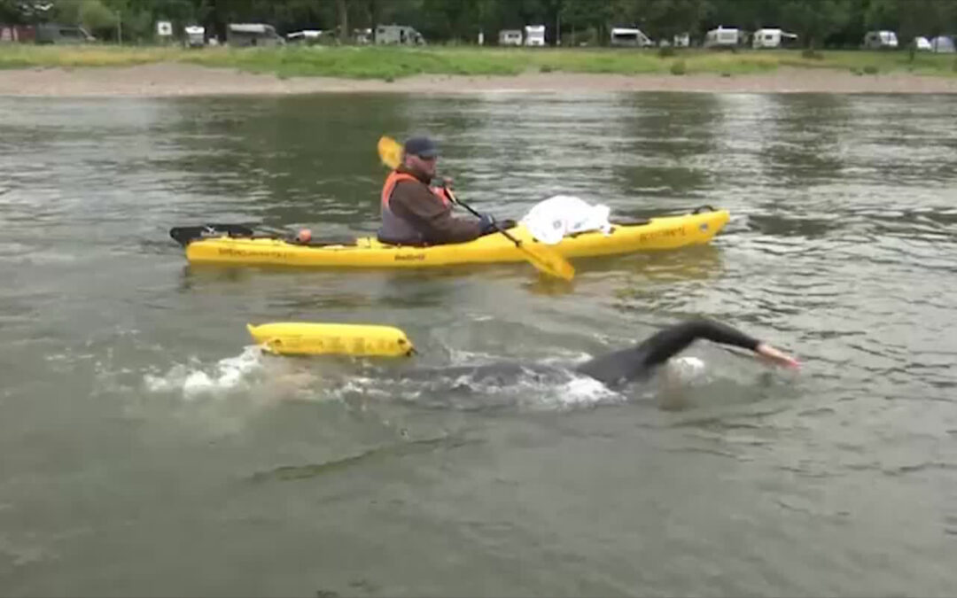Rheinschwimmer passiert Hessen und Rheinland-Pfalz
