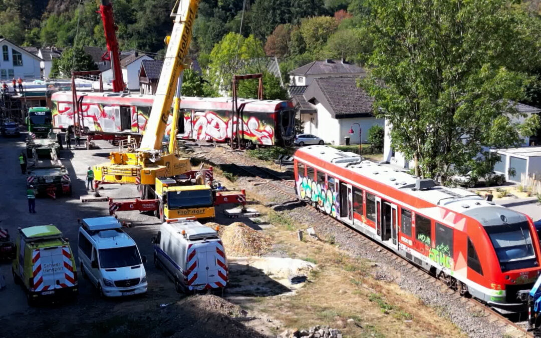 Bei Flut gestrandeter Zug geborgen