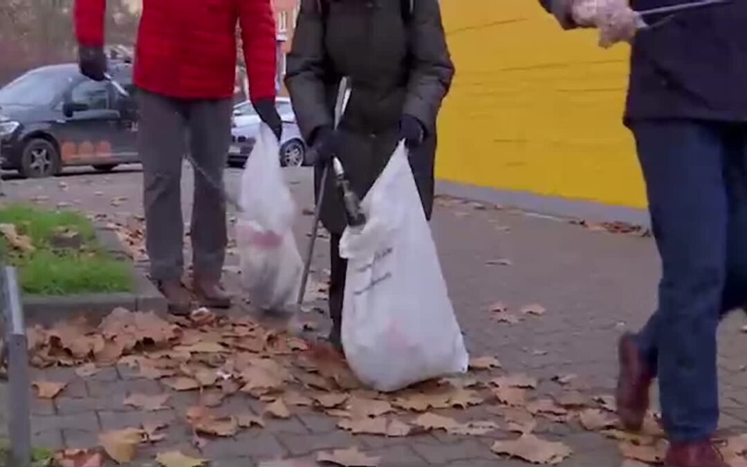 Freiwillige Müllsammler in Frankfurt