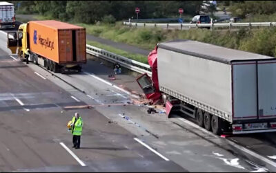 Schwerer LKW-Unfall am Frankfurter Flughafen