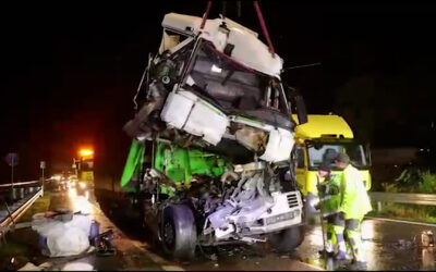 Heftiger Lkw-Unfall bei Hanau