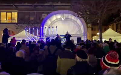Juden feiern Lichterfest Chanukka