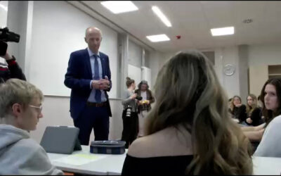 Kultusminister zu Antisemitismus-Projekten in Schulen