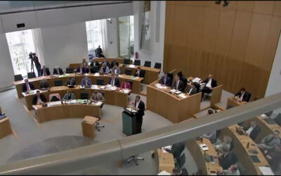 Landtag debattiert über Rechtsextremismus