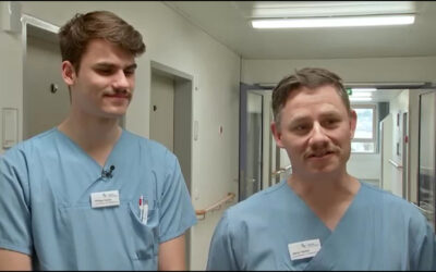 Vater und Sohn machen gemeinsame Ausbildung