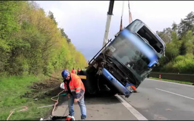 Schüler aus Hessen bei Busunfall verletzt