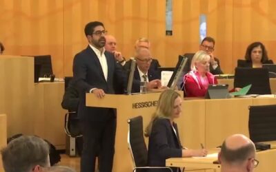 Wirtschaftsminister Mansoori gibt Regierungserklärung ab