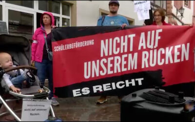 Eltern demonstrieren gegen Busfahrerstreiks