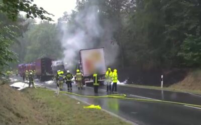 Zwei LKW-Fahrer sterben bei Frontalcrash
