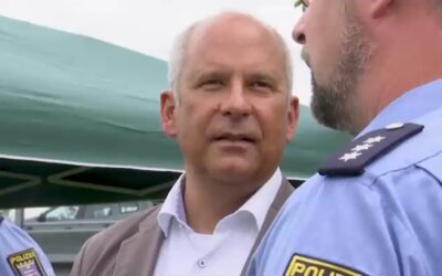 Innenminister Poseck besucht hessische Polizeistaffeln