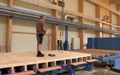 Ministerpräsident Schweitzer besucht Holzbaubetrieb