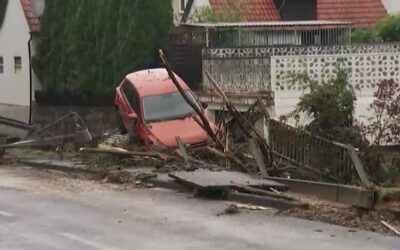 Unwetter bei Kassel – Innenminister besucht Betroffene