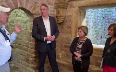 Ministerpräsident Schweitzer besucht SchUM-Stadt Speyer