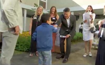 Boris Rhein besucht Erstklässler