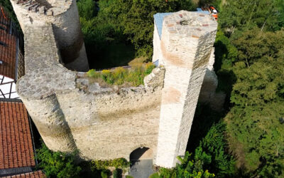 Burgruine im eigenen Garten