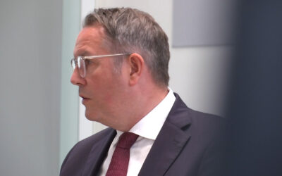 Ministerpräsident Schweitzer gibt Regierungserklärung ab