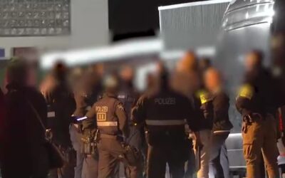 Polizei löst bei Großrazzia Kampfsport-Event auf