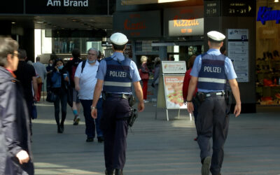 Innenminister stellt neue Polizeistudie vor