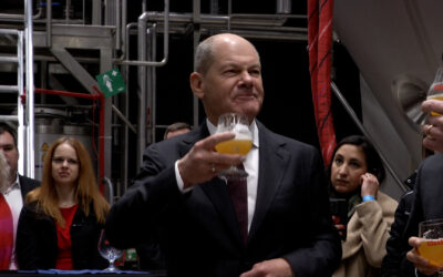 Bundeskanzler Scholz besucht hessische Betriebe