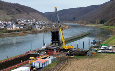 Einbau des Schleusentors bei Müden