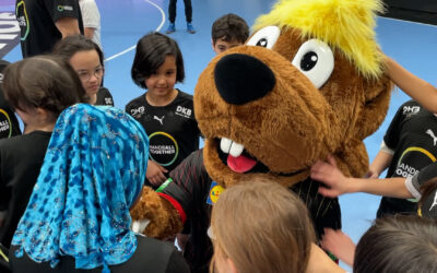 Handball-Nationalcoach trainiert mit Kindern