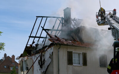 Explosion in Mehrfamilienhaus