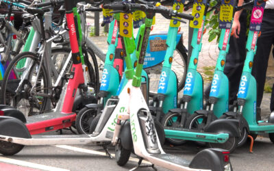 Polizei kontrolliert E-Scooter-Fahrer