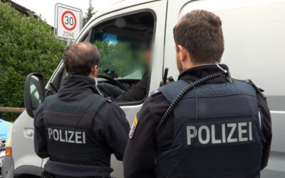 Große Kontrollwoche – Mit der Polizei auf der Jagd nach Handysündern