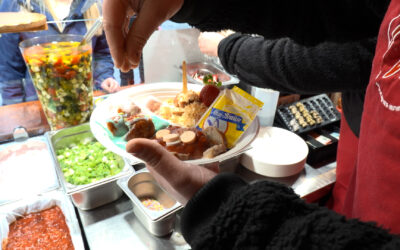 Wilde Kreationen – Reporterin auf Currywurst-Festival in Neuwied