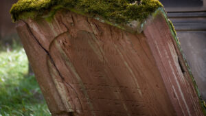 Grabsteinsanierung am Jüdischen Friedhof in Mainz