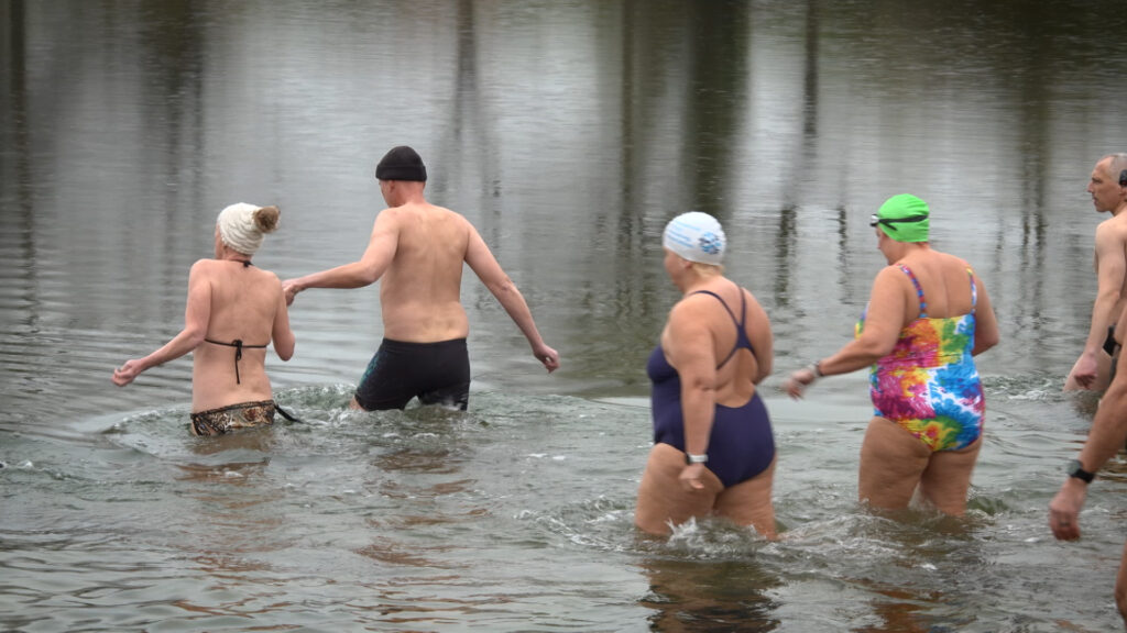 Eisbaden in Gernsheim