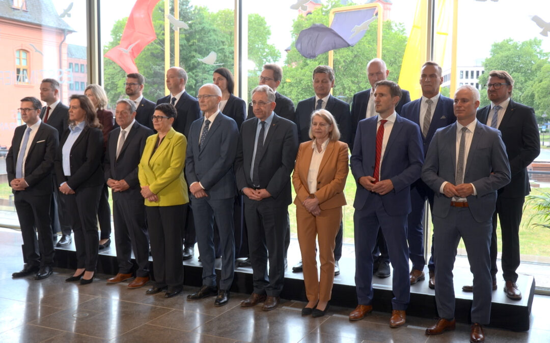 Schnieder stellt zukünftige Minister der CDU vor