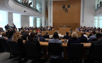 Schnieder gibt erste Regierungserklärung ab