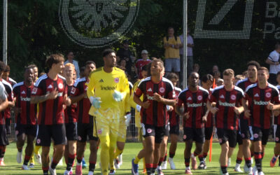 Adi Hütter leitet erstes Training von Eintracht Frankfurt