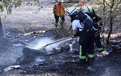 Großeinsatz bei Ackerbrand